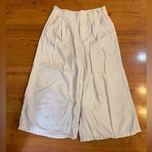 Women’s XS white flare pants